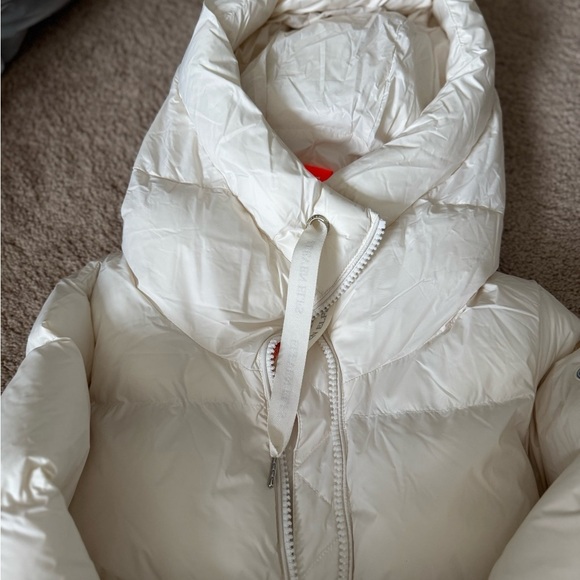 Eleven Elf’s- Ivory Ivy Short Vegan Down Puffer Hooded Zip Up Jacket - Picture 6 of 10